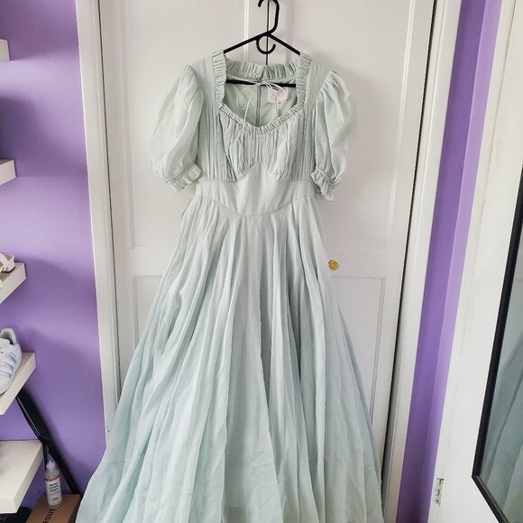 Women's Selkie Portrait of a Lady Gown in Teardrop Light Blue - Picture 8 of 8